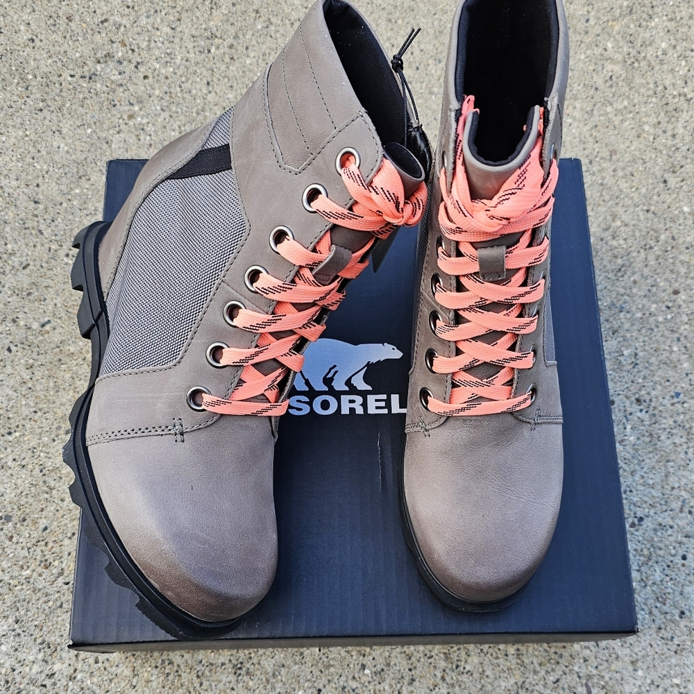 Sorel Ankle Boots with Pink Laces